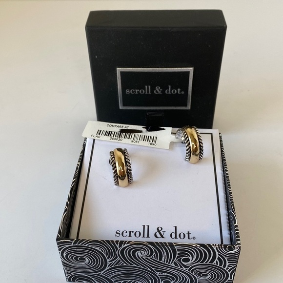 Scroll & Dot Earrings - Picture 6 of 10